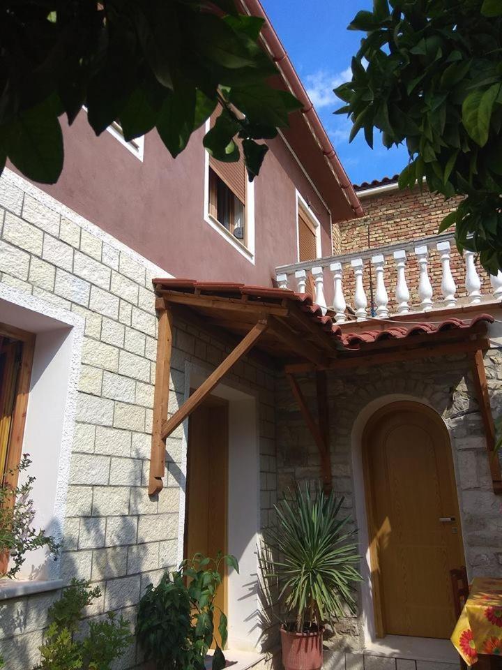 Guesthouse Hlias Gloria Berat Extérieur photo