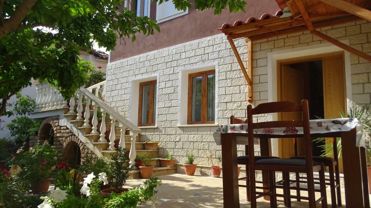 Guesthouse Hlias Gloria Berat Extérieur photo